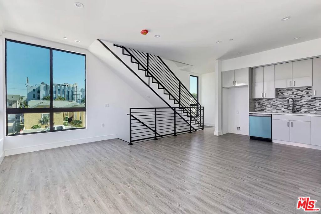 1035 Wilcox Avenue Los Angeles CA, 9003864122321596291121
