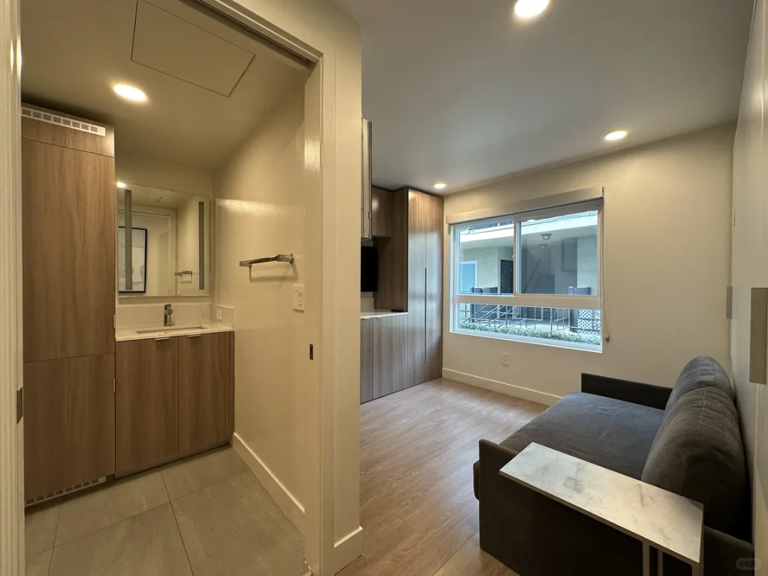 🔥Looking for a roommate in magical West LA 3b3b!63270392811907121