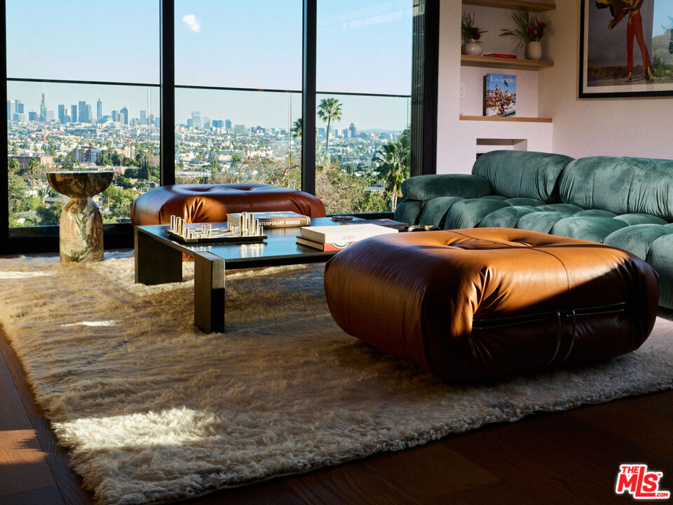 2309 Hollyridge Drive Los Angeles CA, 9006863770050745857120
