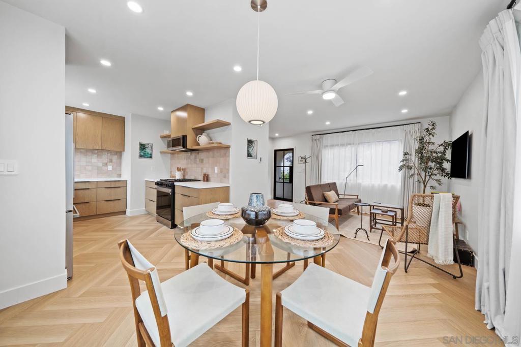 7374 Bishops Ln La Jolla CA, 9203763704410355969120