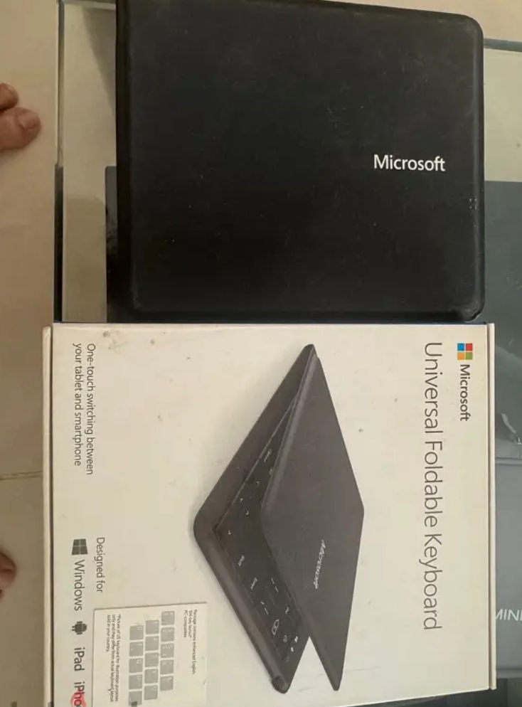 لوحة مفاتيح مايكروسوفت القابلة للطي (بلوتوث)65060894077441122