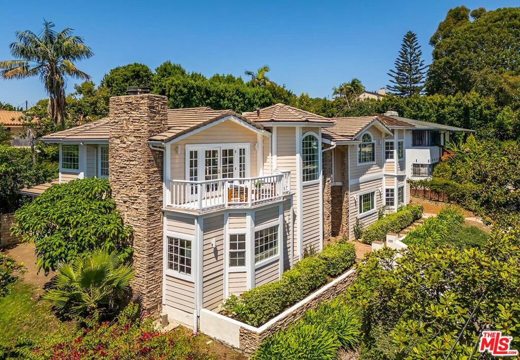 2261 Bagley Avenue, Los Angeles CA, 9003463636559929219121