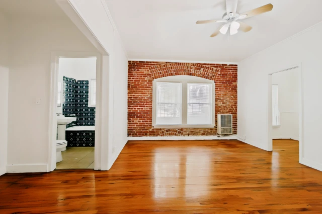 De Mille Manor63448592702593122