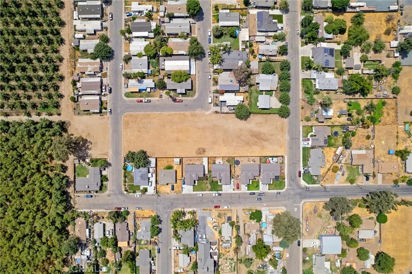 528 S Camelia Avenue, Farmersville, CA