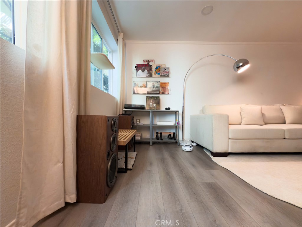 532 N Rossmore Avenue 102 Los Angeles CA, 9000464099967636355122
