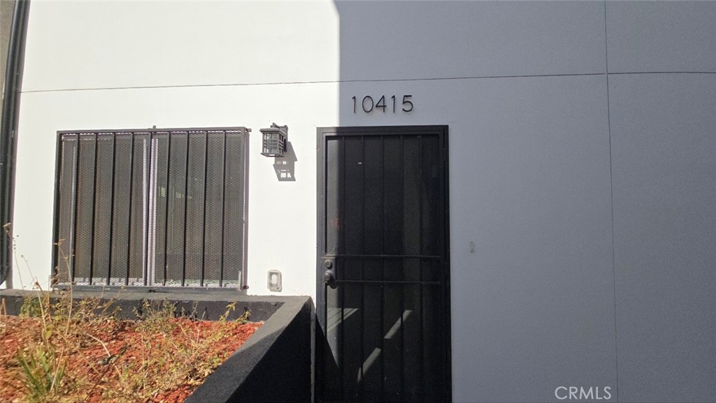 $3,500/month 10415 Avalon Boulevard Los Angeles CA, 9000364068252951937120