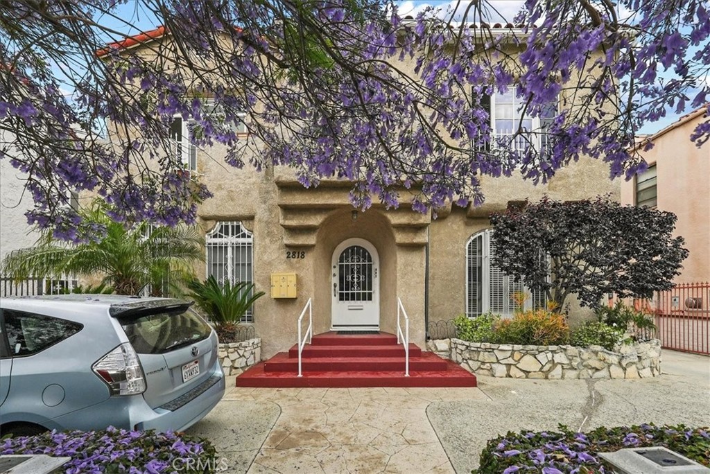 $3,200/mes 2818 2818 S Bronson B Los Angeles CA, 9001864067908120835120