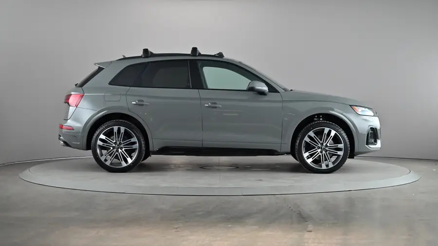 2022 Audi SQ564322488308738124