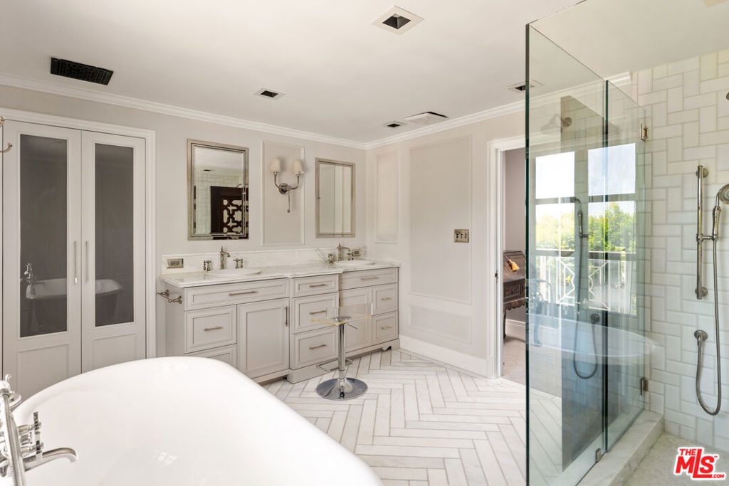 908 N Rexford Drive Beverly Hills CA, 9021063710247962883122