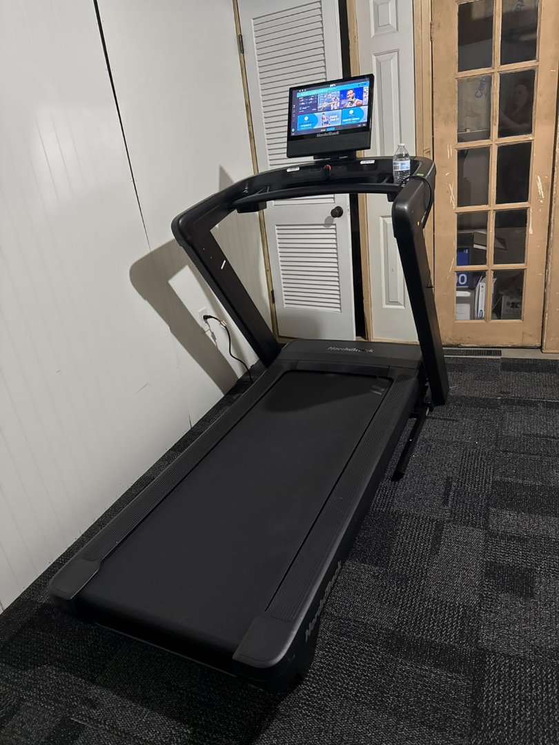NordicTrack Commercial 1750, Premium Foldable Treadmills, Used - Like New63115046976129120