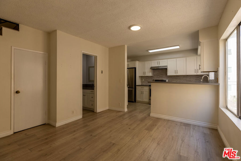 1418 S BENTLEY Avenue 203 Los Angeles CA, 9002564108382955523121