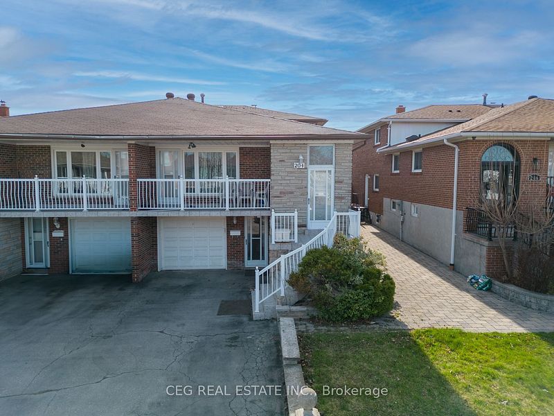 A1 204 FAIRGLEN Avenue W