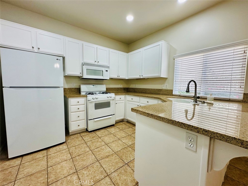 870 W Colorado Boulevard Monrovia CA, 9101664122391447810122