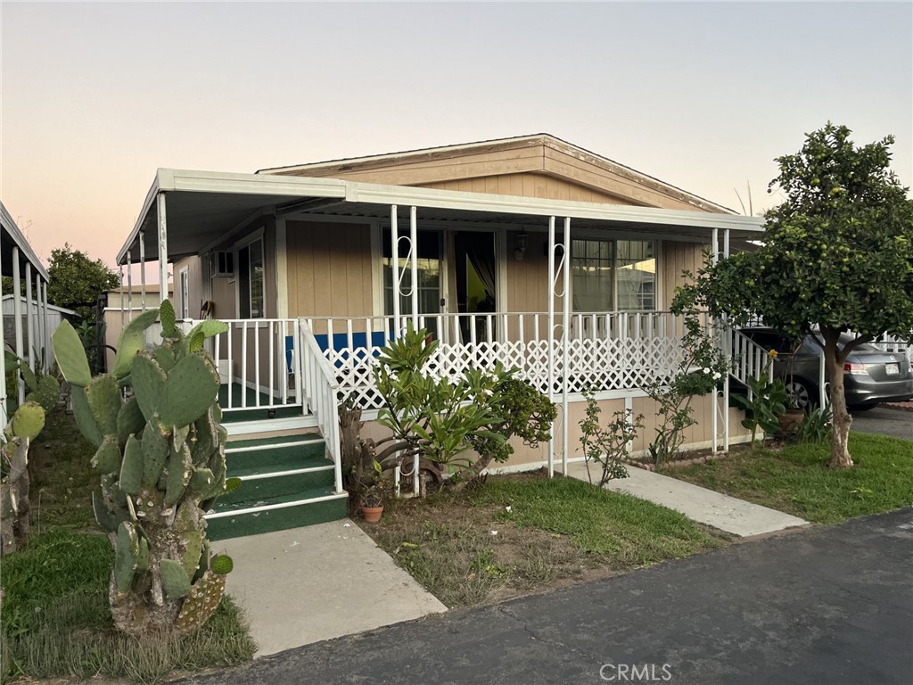 16707 Garfield Avenue 1806 Paramount CA, 9072364101011297153120