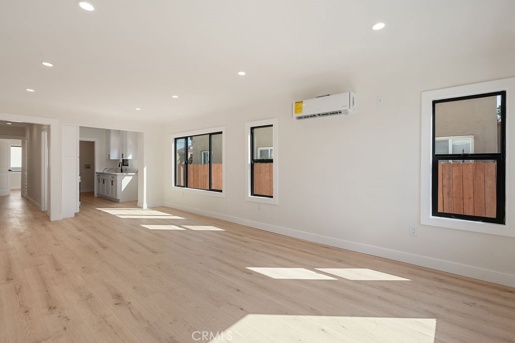 $2,195/month 5166 S Manhattan Los Angeles CA, 9006264134312647170121