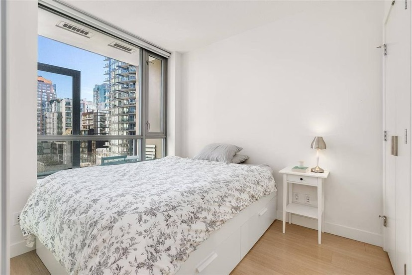 [Downtown Vancouver] – Fully Furnished 1 Bed + 1 Bath + Den Apartment with Parking63347316432515120