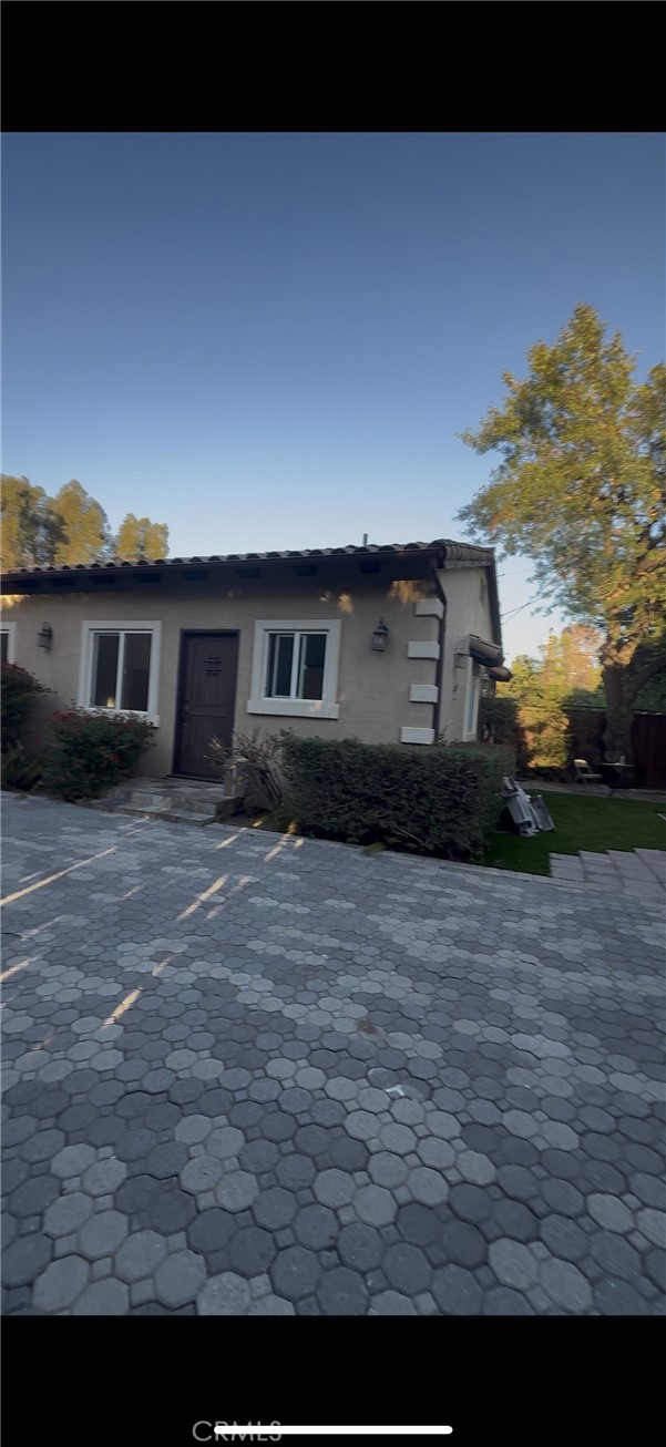 19617 Oxnard Street Tarzana CA, 9135664132513141891121