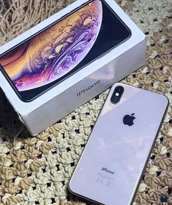 iPhone XS65103728143489120