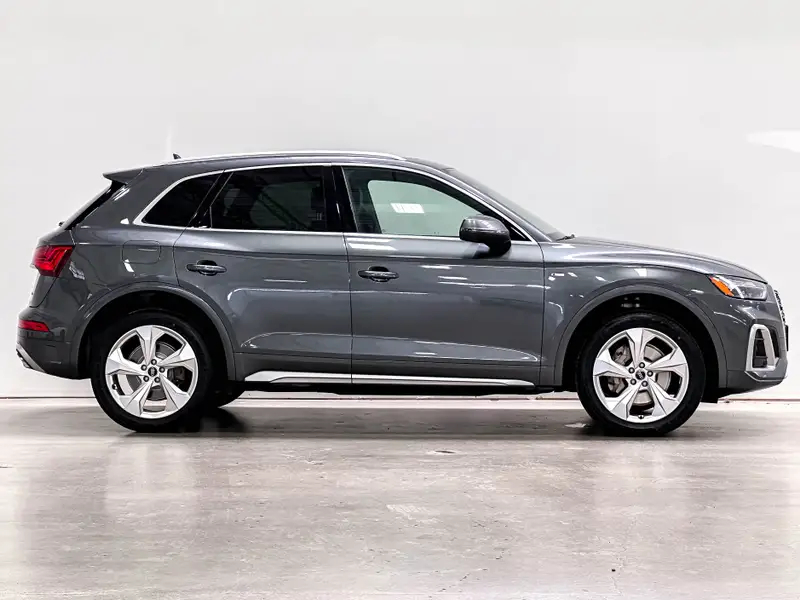 2021 Audi Q563913129592322122