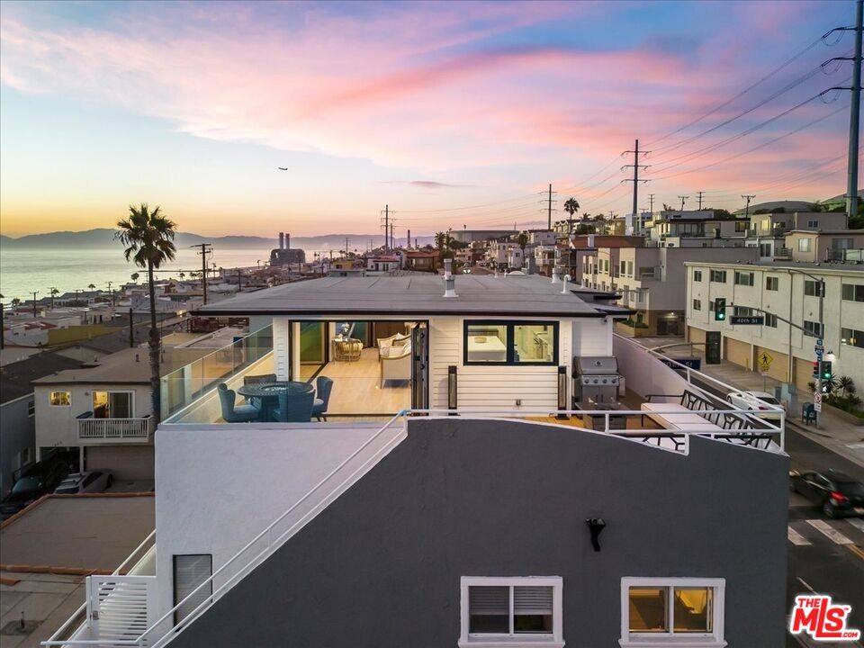 230 40th Street A Manhattan Beach CA, 9026664086819416707120