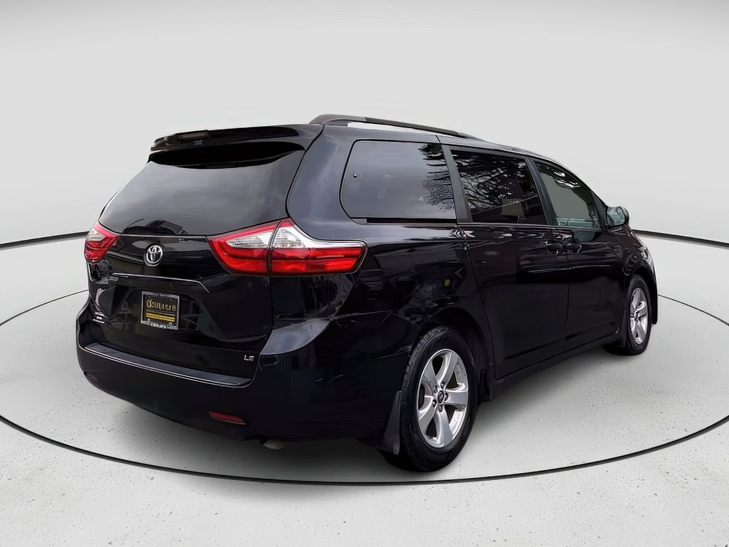 2018 TOYOTA SIENNA LE63334778761473121