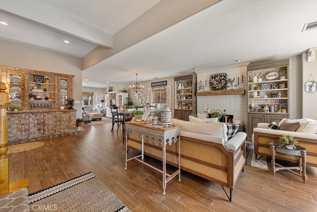 6241 E Vernon, Long Beach CA, 9081563822459620353121