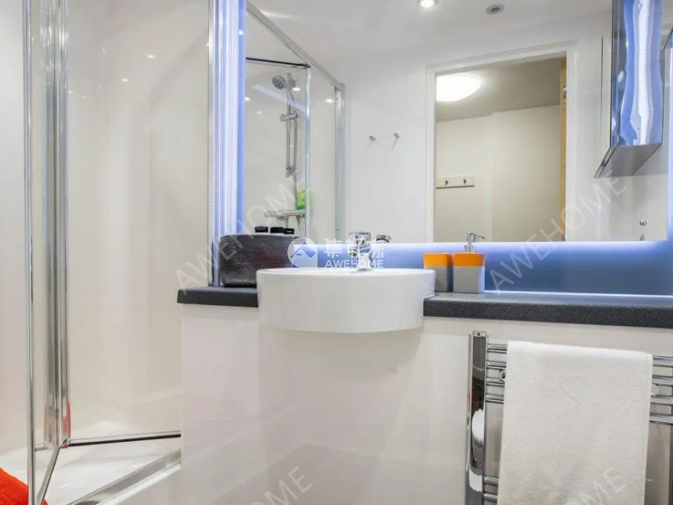 BOTANIC STUDIOS BELFAST64154310477571122