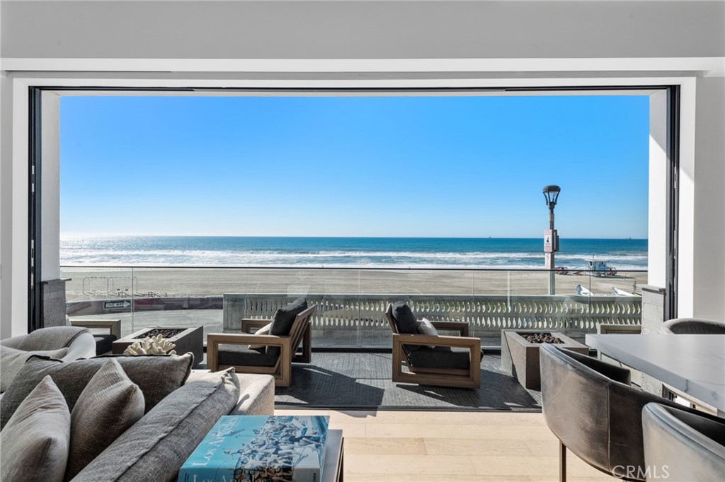 2200 The Strand A Manhattan Beach CA, 9026664086627746177120