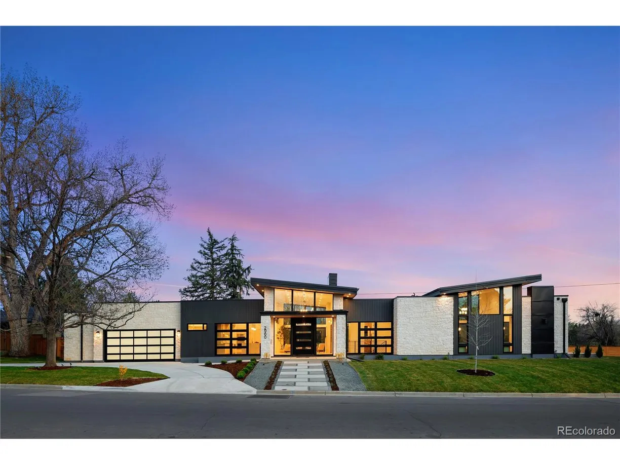 2960 E Floyd 