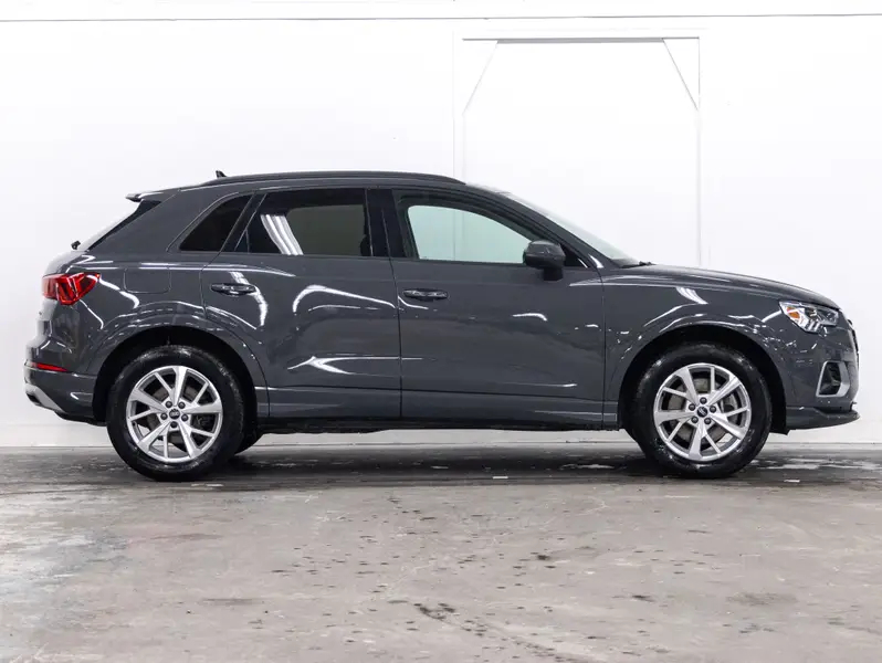 2021 Audi Q364157035215874122