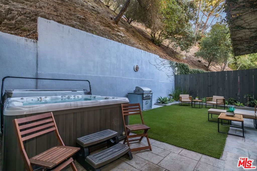8590 Wonderland Avenue, Los Angeles CA, 9004663702851599361120