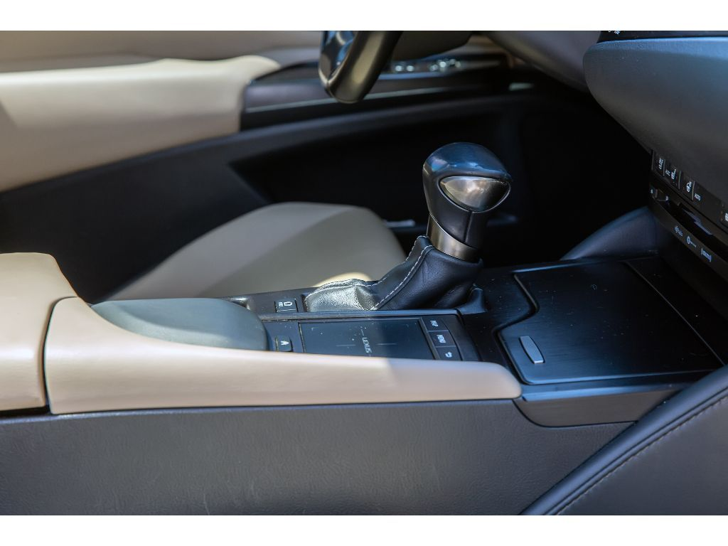 2019 LEXUS ES 300H63325052668803124