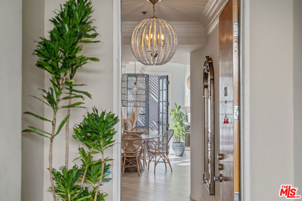 12603 Moorpark Street 304, Studio City CA, 9160463658998172675121