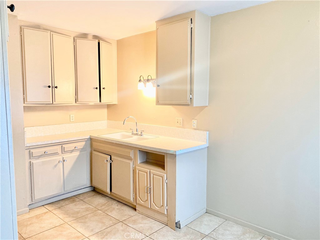 $1,148/mes 8616 N Loop Boulevard 1 California City CA, 9350564042320652803122