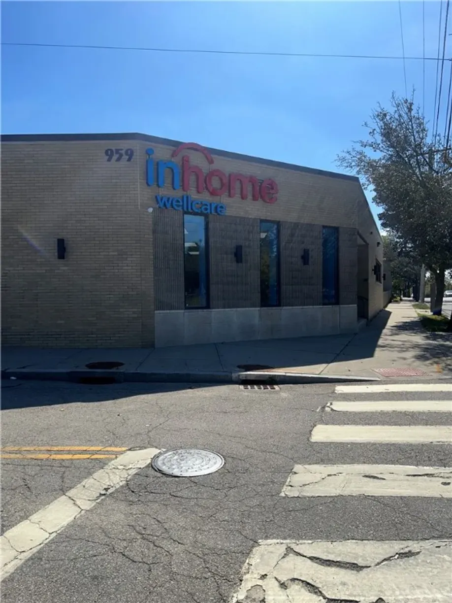 959 N Main Providence, RI 02904