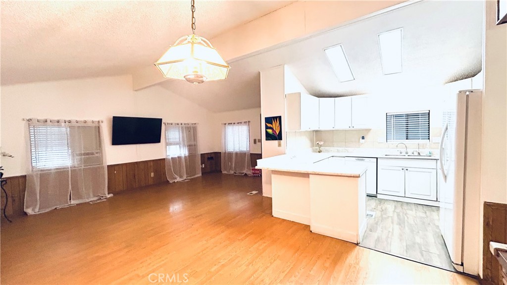 3929 W 5th Street 32 Santa Ana CA, 9270364102402203266122