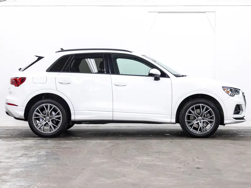 2021 Audi Q364479285487234122