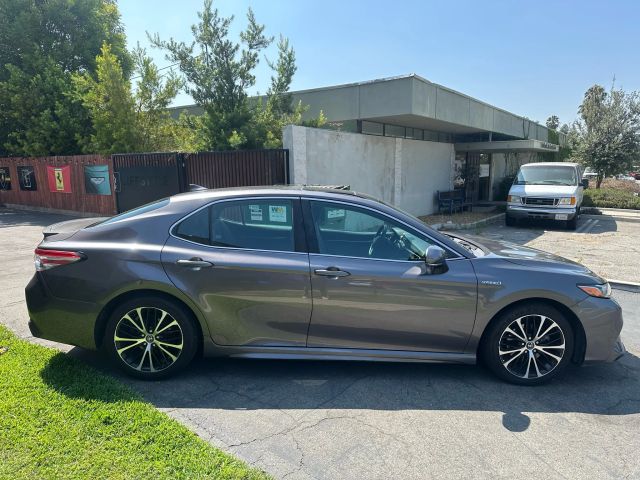 2020 TOYOTA CAMRY HÍBRIDO63778135920129122