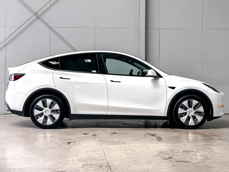 2023 Tesla Model Y63780745681923124