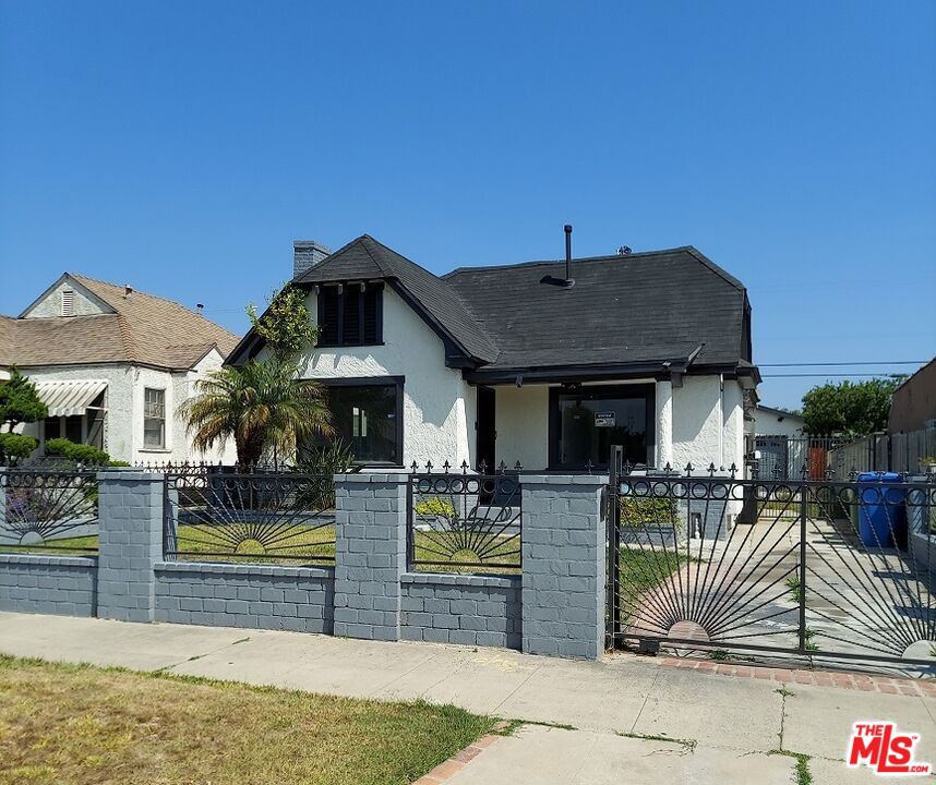 3831 W 60th Street Los Angeles CA, 9004364131151468419121