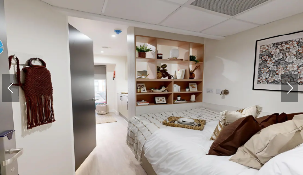Crown Place Birmingham64472703677441122
