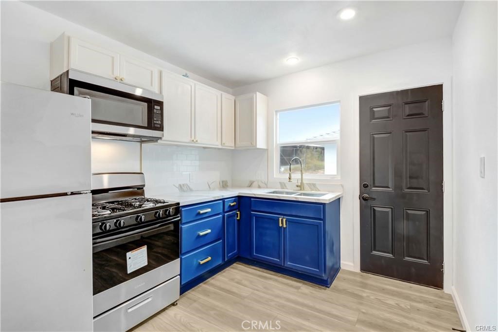 $1,950/month 3561 Russell Street 1 Riverside CA, 9250164098496777473122