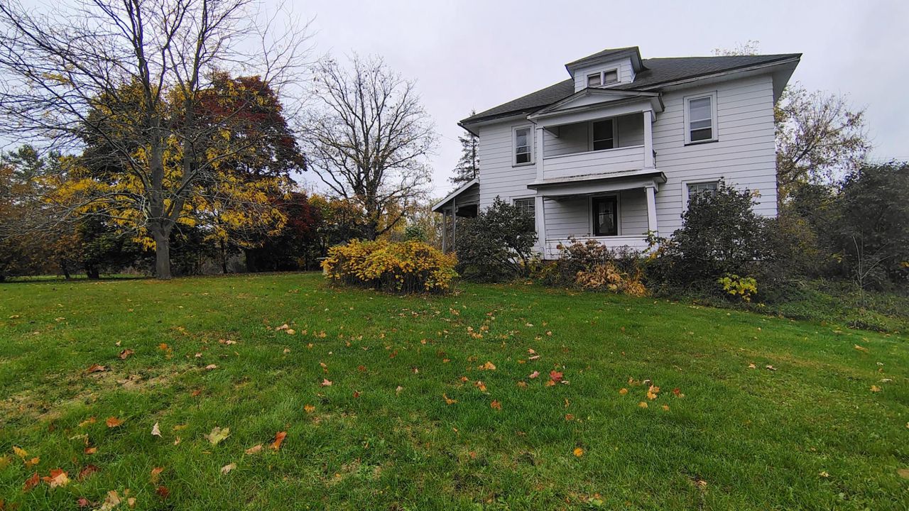 2772 8th Line Road