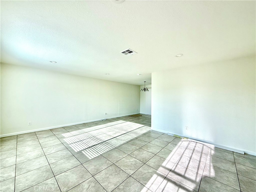 $2,950/month 417 N Grove Avenue A Ontario CA, 9176464075589545345120