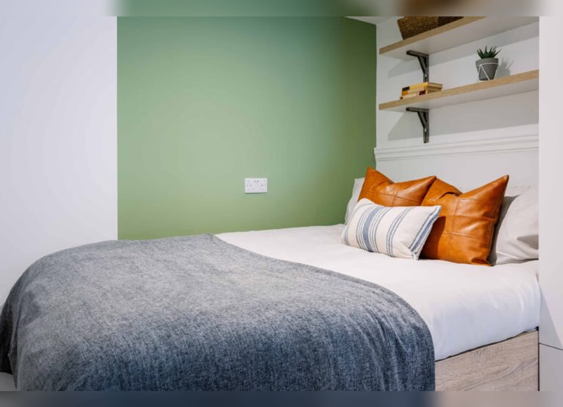 Leonardo, Leeds Platinum Ensuite – Loft