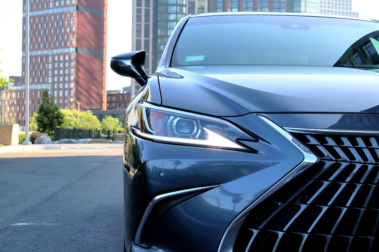 2022 Lexus ES 35063377650363651127