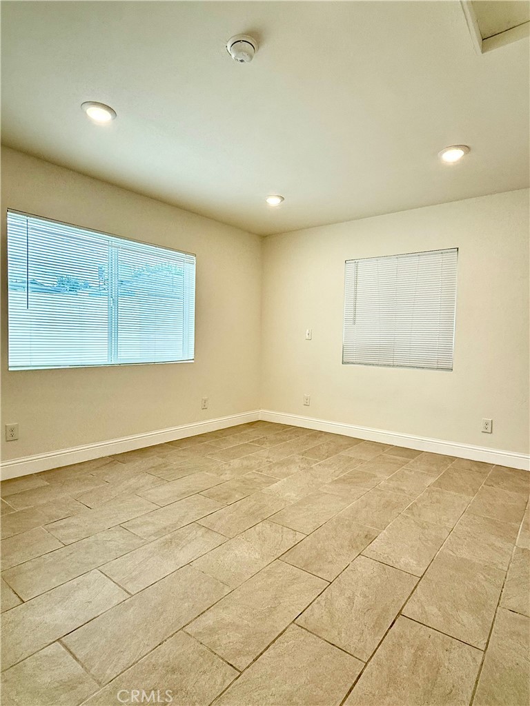 6515 White Oaks Reseda CA, 9133563812829723009121