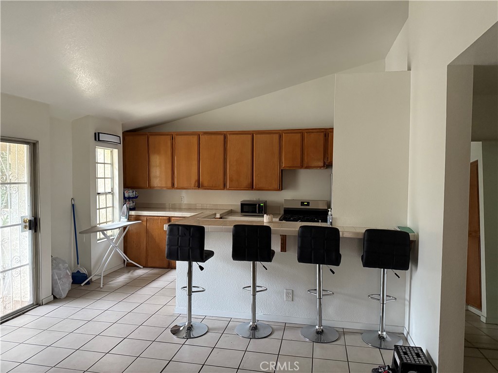 7260 Richfield Street 305 Paramount CA, 9072364123721201795121