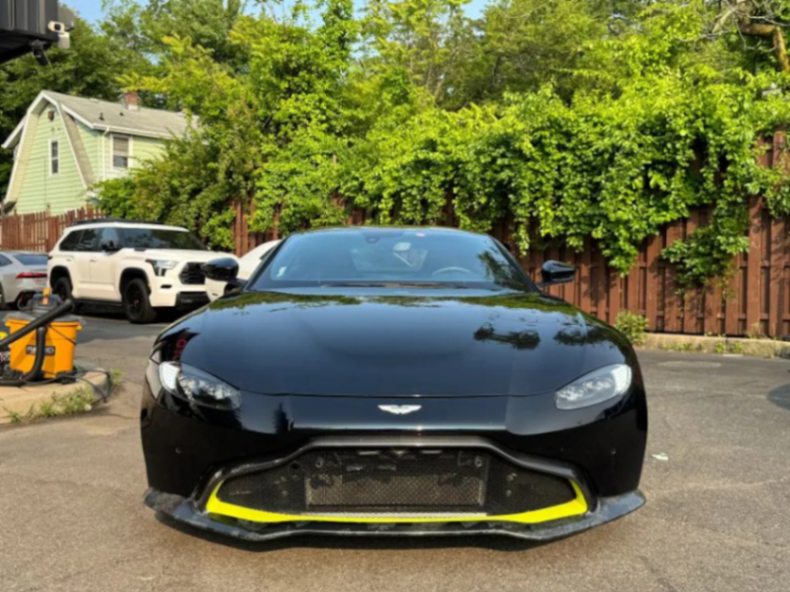 Automóvil deportivo Aston Martin Vantage Coupe 2D de segunda mano del año 201963282284019457121