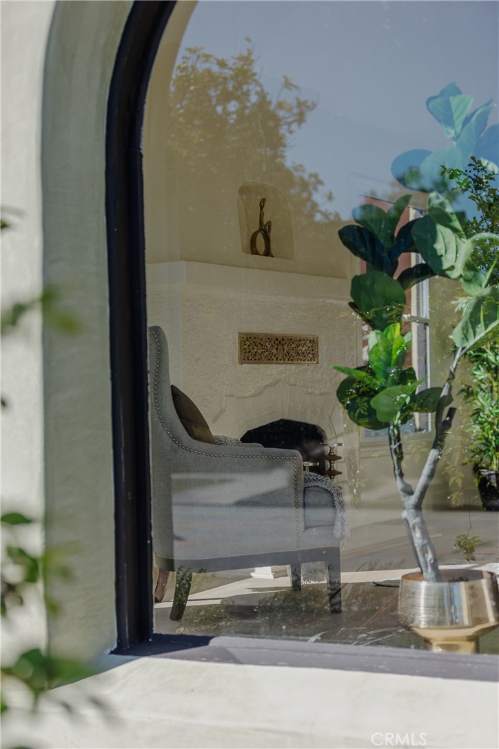 2127 W 76th, Los Angeles CA, 9004764107880132610121